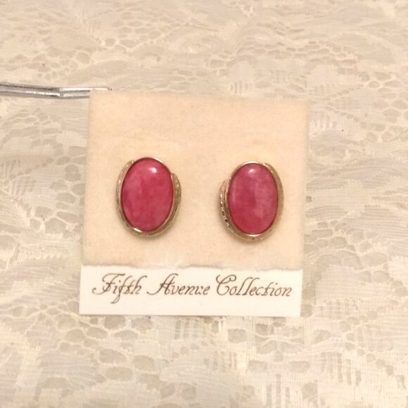 Vintage Genuine Pink Coral Gold Tone Oval Non-Pierced Screw Clip Earrings - Picture 4 of 8